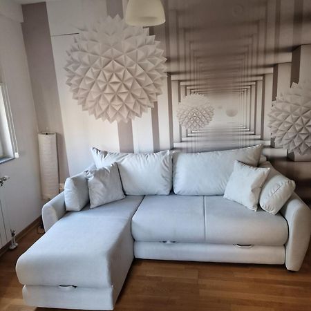 Apartment Lux Lomina Čačak Buitenkant foto