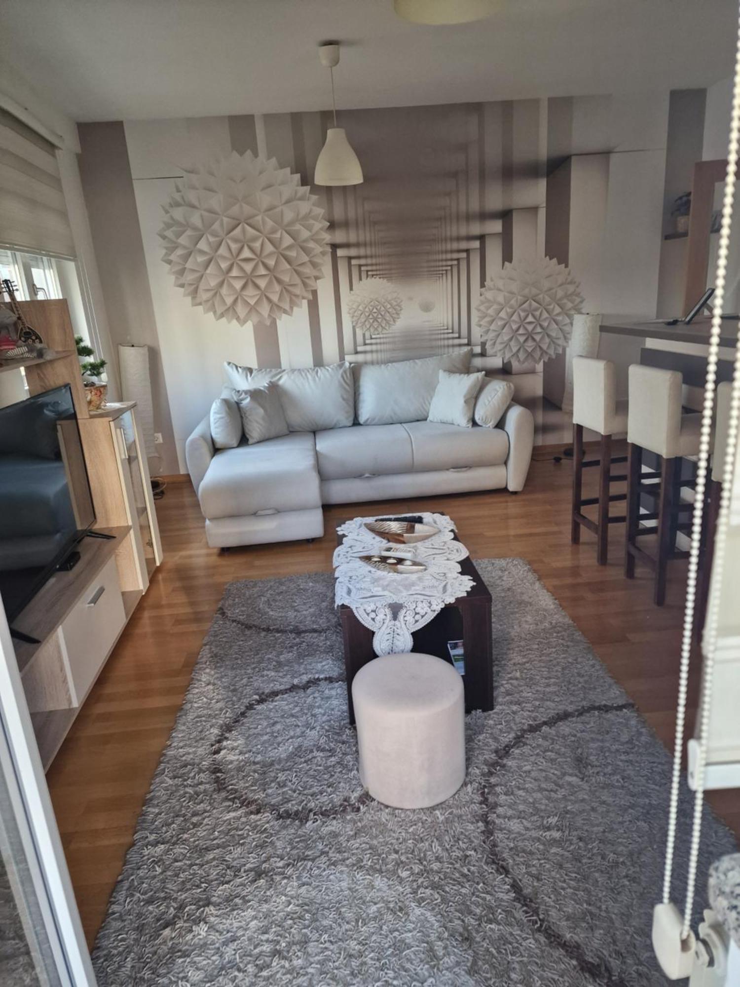 Apartment Lux Lomina Čačak Buitenkant foto