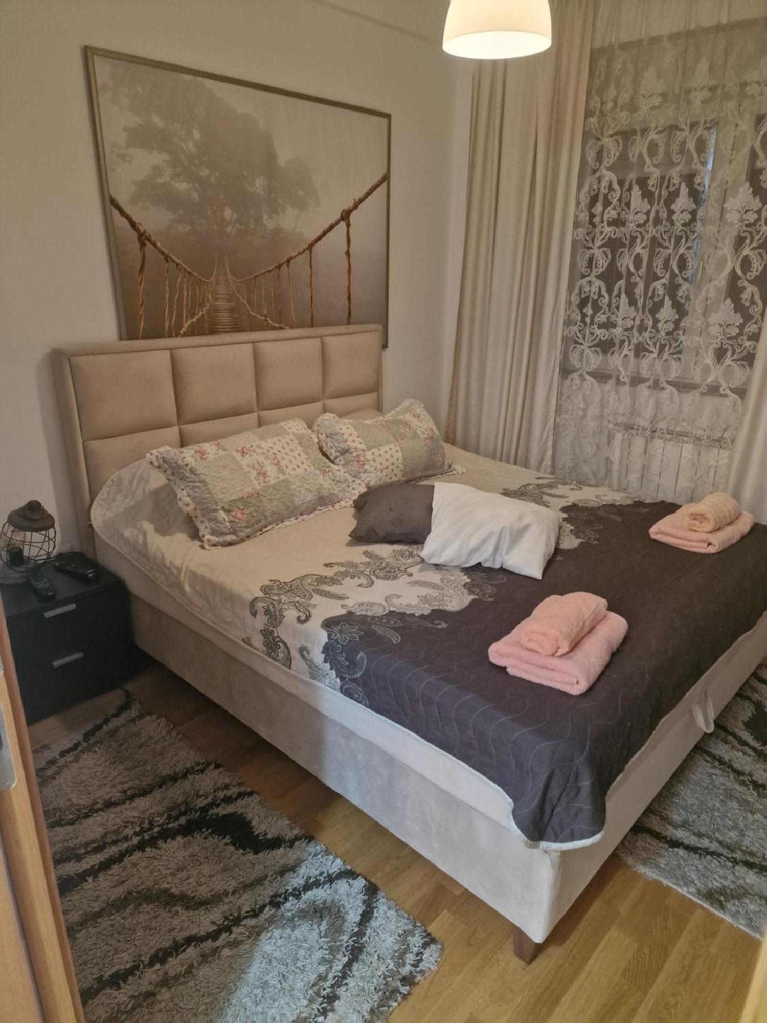 Apartment Lux Lomina Čačak Buitenkant foto