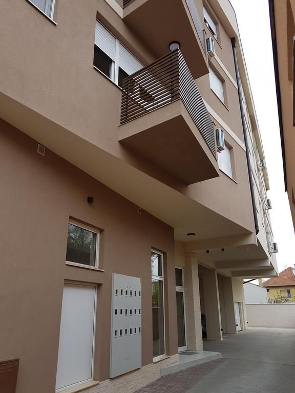 Apartment Lux Lomina Čačak Buitenkant foto