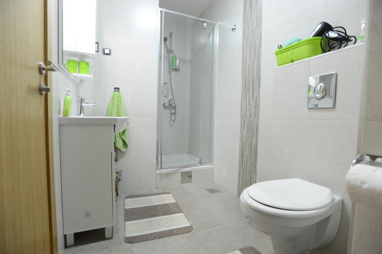 Apartment Lux Lomina Čačak Buitenkant foto