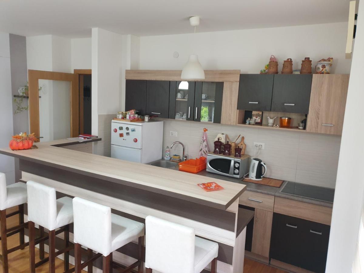 Apartment Lux Lomina Čačak Buitenkant foto